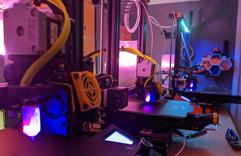 Row of 3D printers in the 3D print Pittsburgh print farm